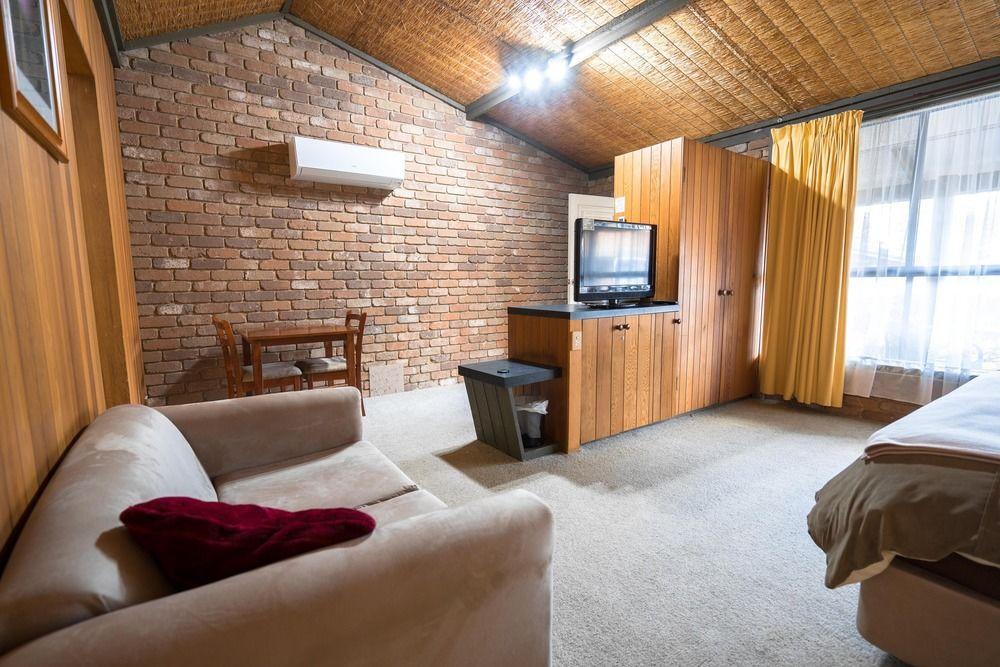 Farnham Court Motel And Restaurant Morwell Exteriör bild