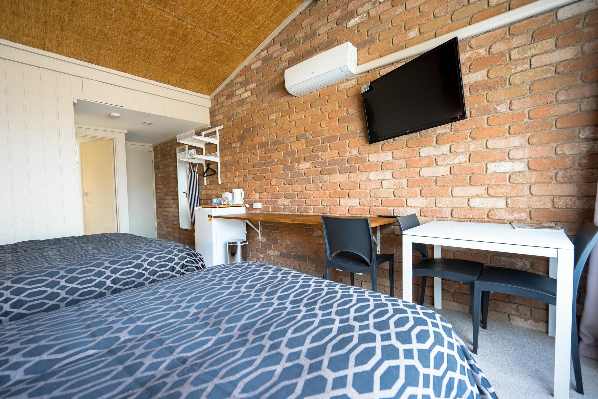 Farnham Court Motel And Restaurant Morwell Exteriör bild
